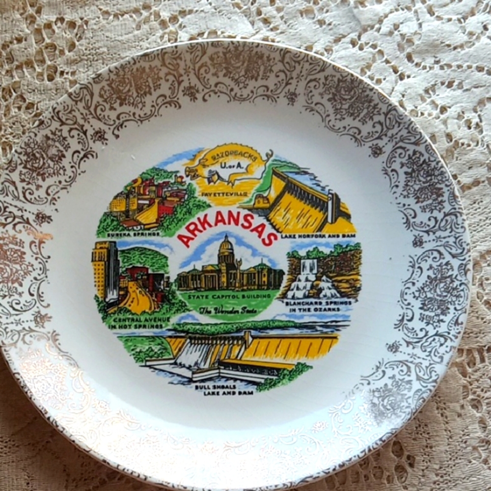 Arkansas Souvenir Decorative Plate